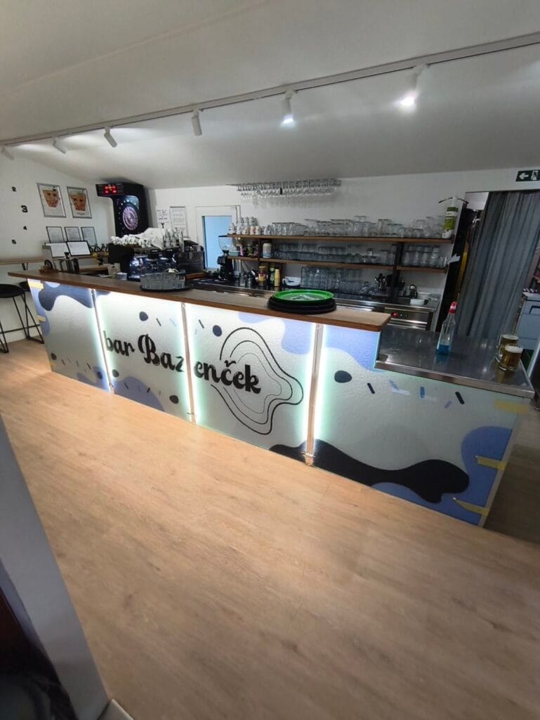 Bar Bazenček — Sank