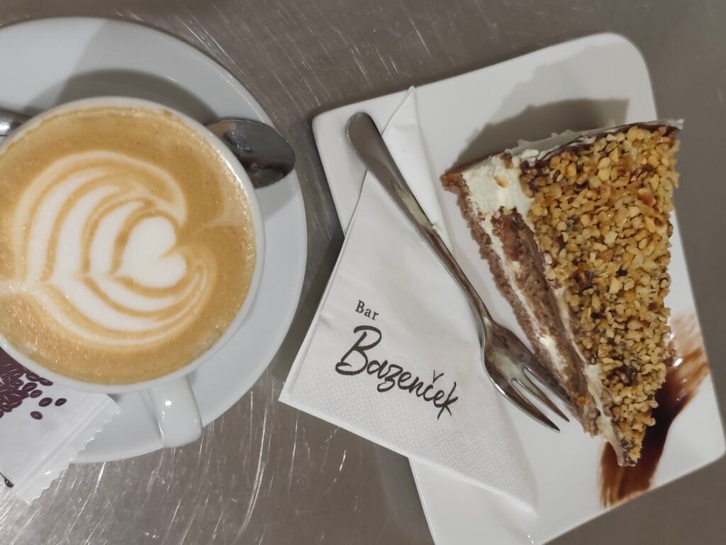 Bar Bazenček — Tortica kava